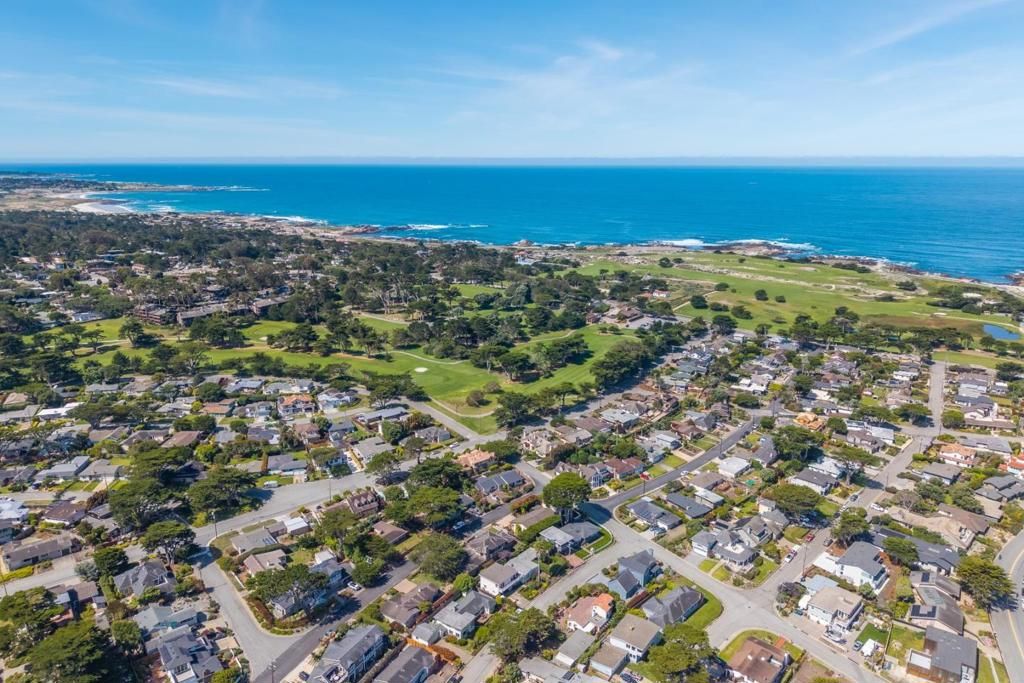 Image 27 of property listing at 1136 Del Monte Boulevard, Pacific Grove, CA 93950