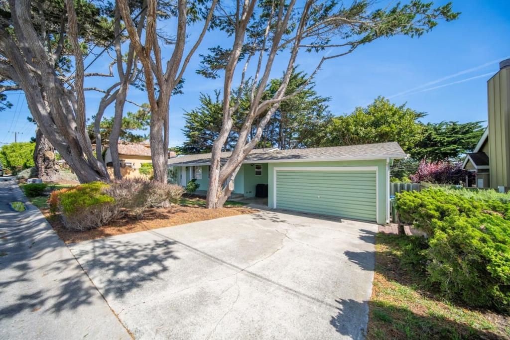 Image 3 of property listing at 1136 Del Monte Boulevard, Pacific Grove, CA 93950