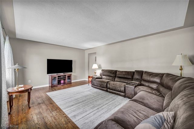 5803 Russia Road, Amherst, OH 44001