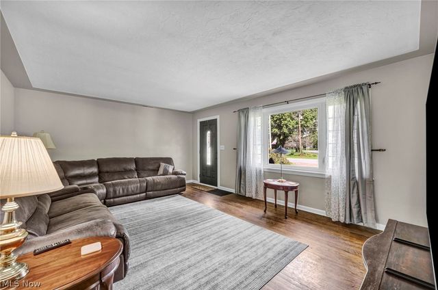 5803 Russia Road, Amherst, OH 44001