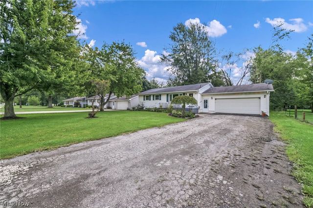 5803 Russia Road, Amherst, OH 44001