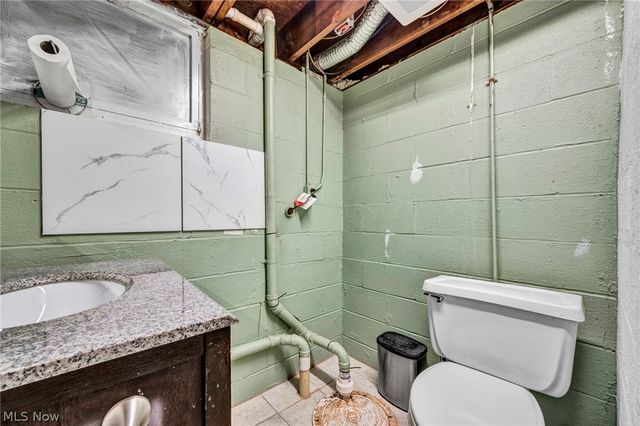 5803 Russia Road, Amherst, OH 44001
