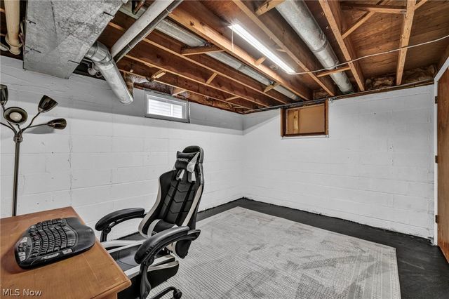 5803 Russia Road, Amherst, OH 44001