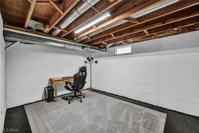 5803 Russia Road, Amherst, OH 44001