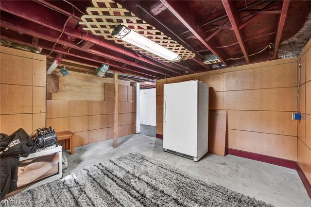 5803 Russia Road, Amherst, OH 44001