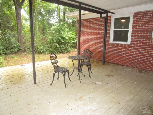 1910 Copley Dr, Pensacola, FL 32503
