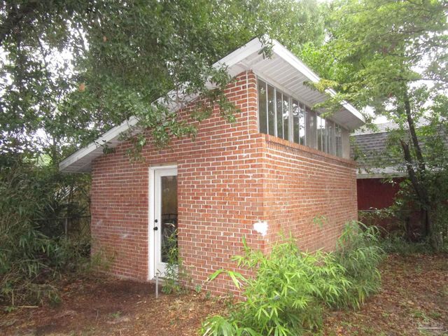 1910 Copley Dr, Pensacola, FL 32503