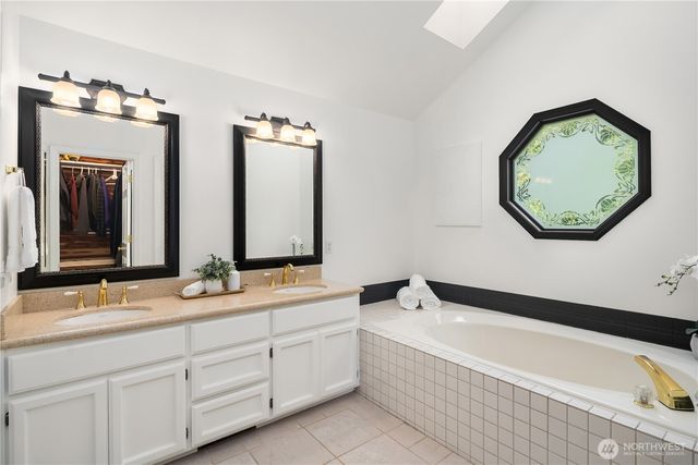 24520 NE 11th Place, Sammamish, WA 98074