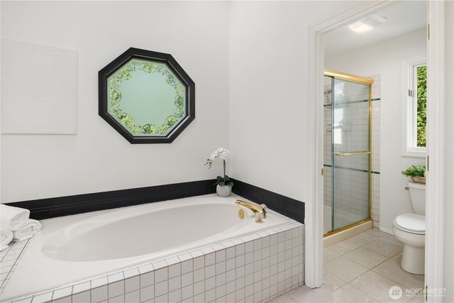 24520 NE 11th Place, Sammamish, WA 98074