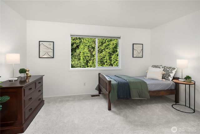 24520 NE 11th Place, Sammamish, WA 98074