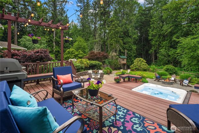24520 NE 11th Place, Sammamish, WA 98074