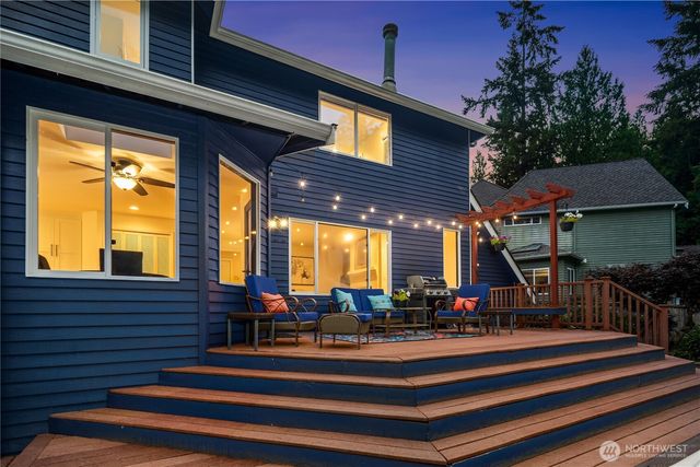24520 NE 11th Place, Sammamish, WA 98074