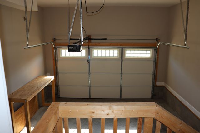 1093 Charles Thomas Dr, Clarksville, TN 37042