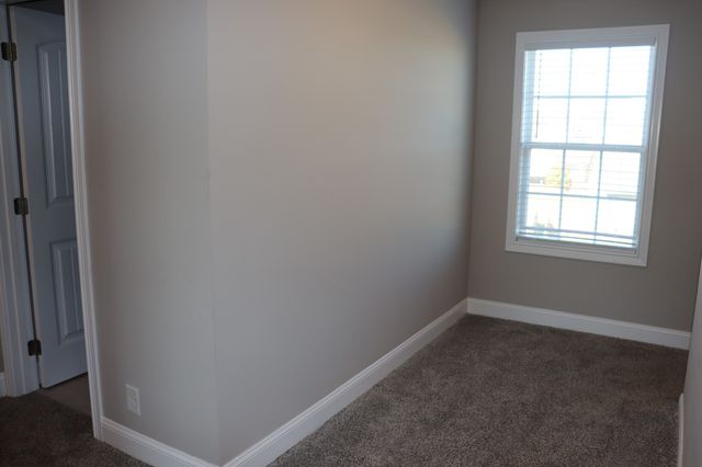 1093 Charles Thomas Dr, Clarksville, TN 37042