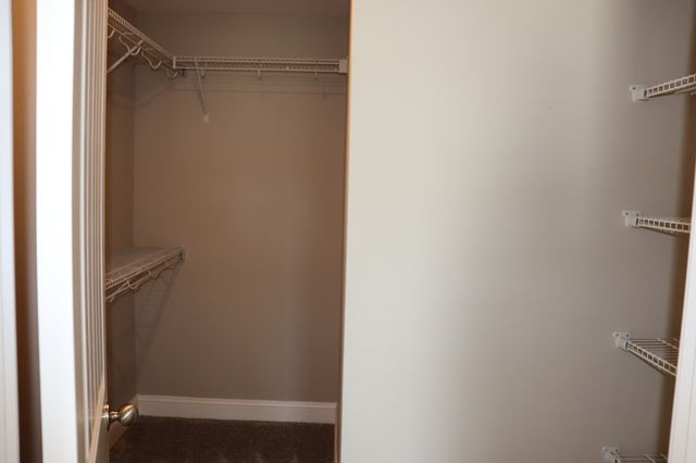 1093 Charles Thomas Dr, Clarksville, TN 37042