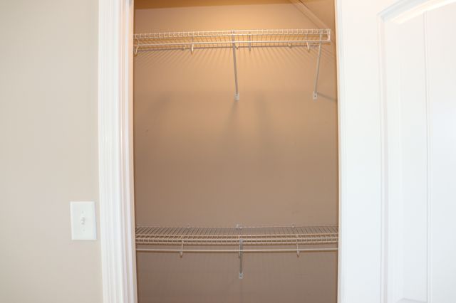 1093 Charles Thomas Dr, Clarksville, TN 37042