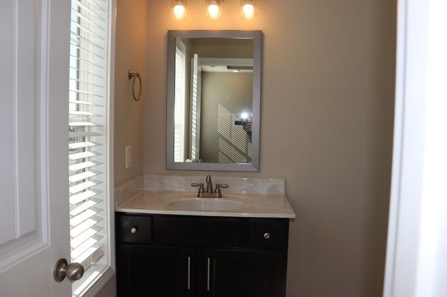 1093 Charles Thomas Dr, Clarksville, TN 37042