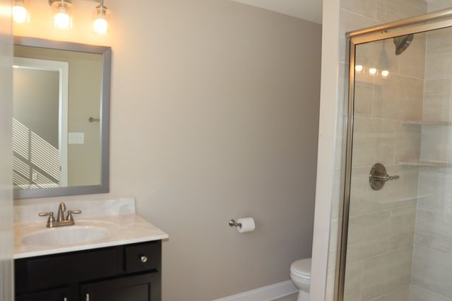 1093 Charles Thomas Dr, Clarksville, TN 37042