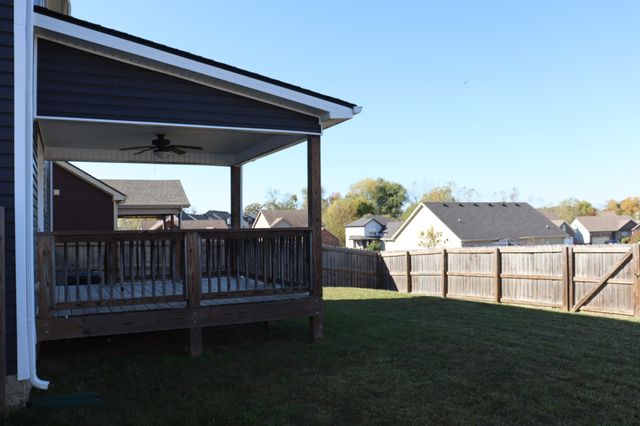 1093 Charles Thomas Dr, Clarksville, TN 37042