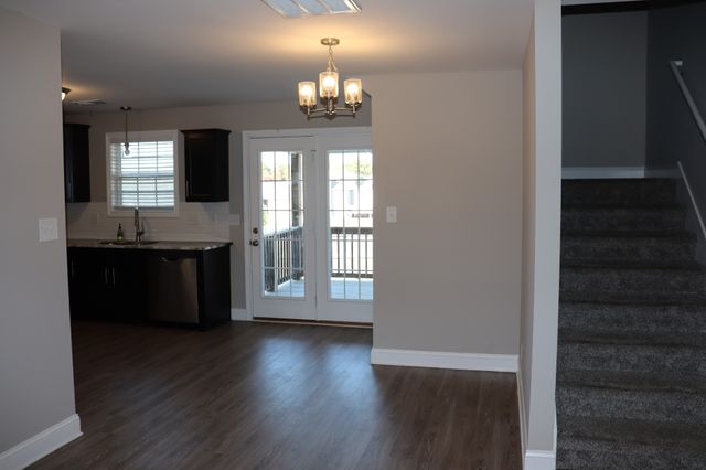 1093 Charles Thomas Dr, Clarksville, TN 37042