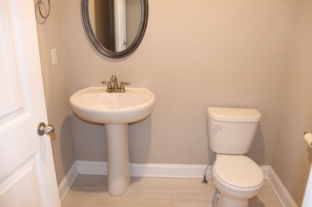 1093 Charles Thomas Dr, Clarksville, TN 37042