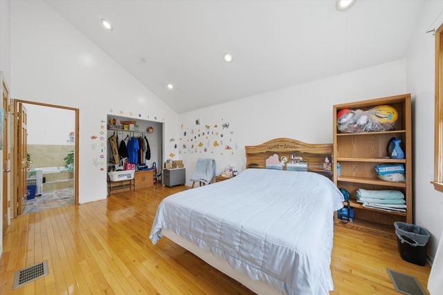 2102 N Moody Avenue, Chicago, IL 60639