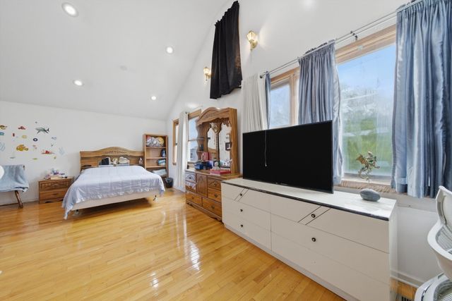2102 N Moody Avenue, Chicago, IL 60639