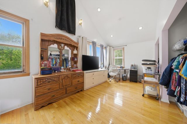 2102 N Moody Avenue, Chicago, IL 60639