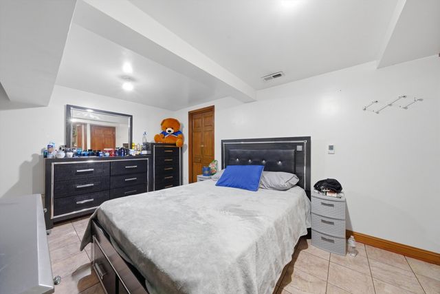 2102 N Moody Avenue, Chicago, IL 60639