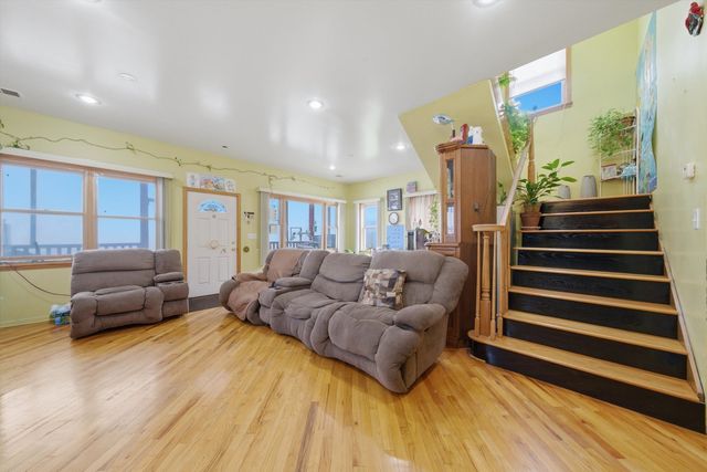 2102 N Moody Avenue, Chicago, IL 60639