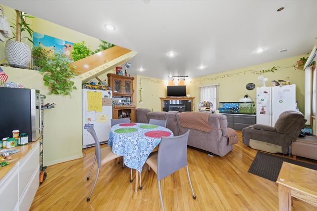 2102 N Moody Avenue, Chicago, IL 60639