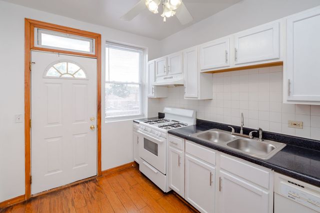 9424 S Laflin Street 3S, Chicago, IL 60620