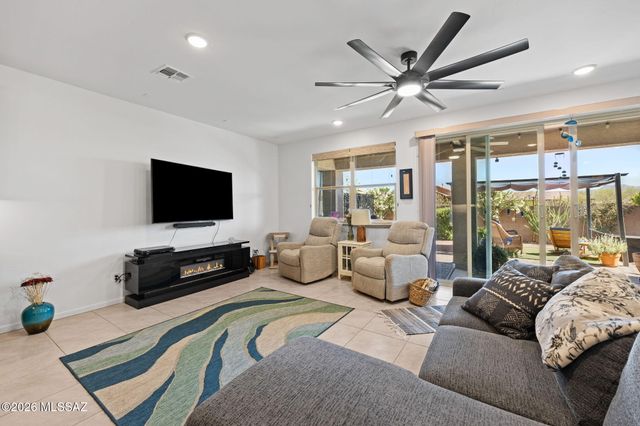 10686 W Whitehall Drive, Marana, AZ 85653