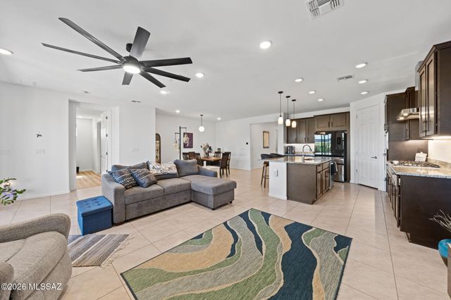10686 W Whitehall Drive, Marana, AZ 85653