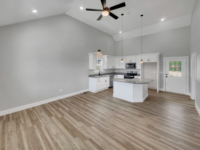15 Sunset Ct, Hartsville, TN 37074