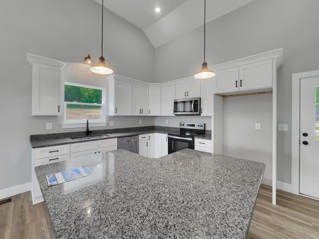 15 Sunset Ct, Hartsville, TN 37074
