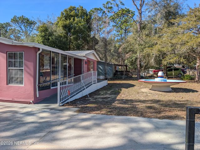 231 5TH Way, Interlachen, FL 32148