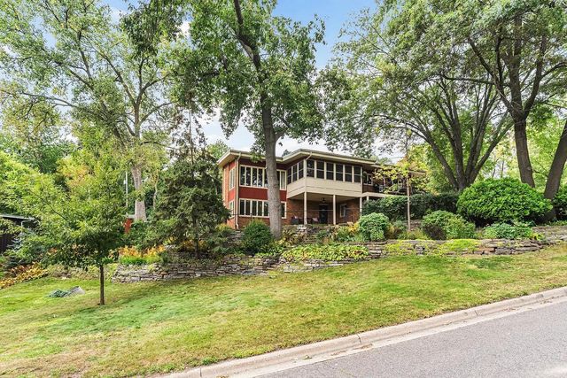 2212 Mary Hills Drive, Golden Valley, MN 55422