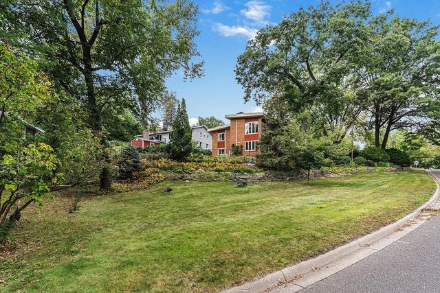 2212 Mary Hills Drive, Golden Valley, MN 55422