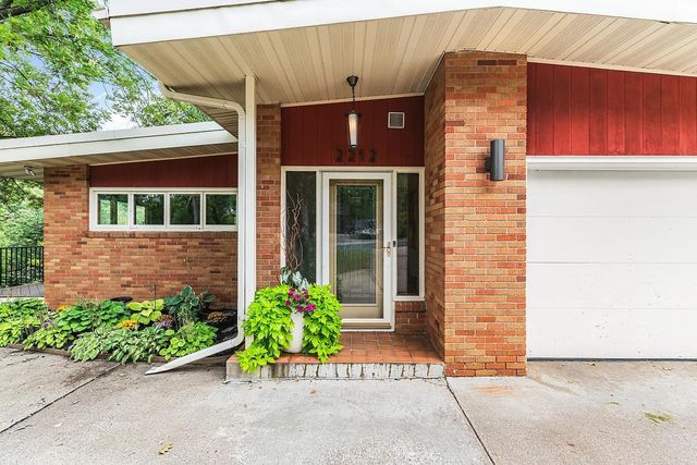 2212 Mary Hills Drive, Golden Valley, MN 55422