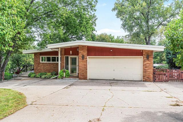 2212 Mary Hills Drive, Golden Valley, MN 55422
