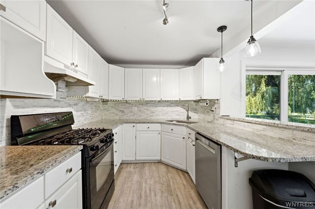 180 Royal Parkway West, Amherst, NY 14221