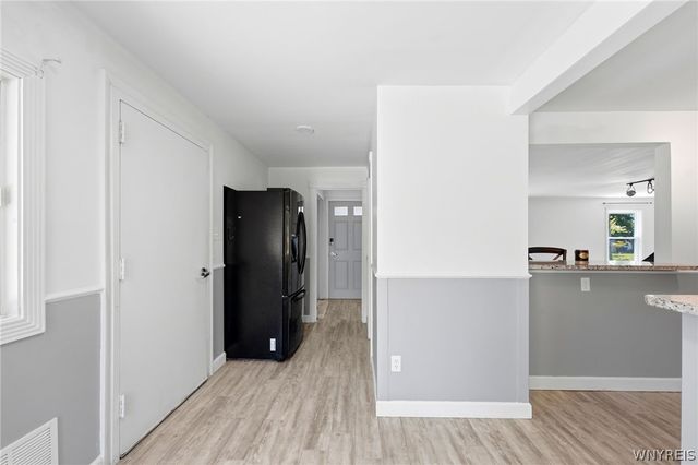 180 Royal Parkway West, Amherst, NY 14221