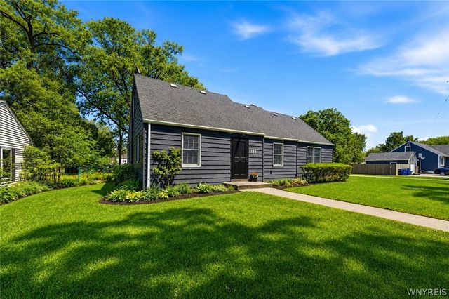 180 Royal Parkway West, Amherst, NY 14221