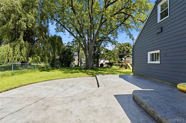 180 Royal Parkway West, Amherst, NY 14221