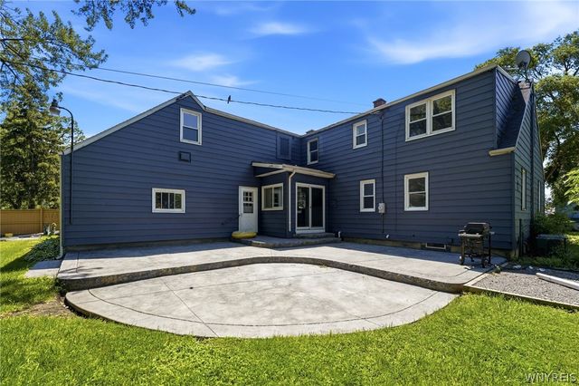 180 Royal Parkway West, Amherst, NY 14221