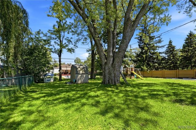 180 Royal Parkway West, Amherst, NY 14221