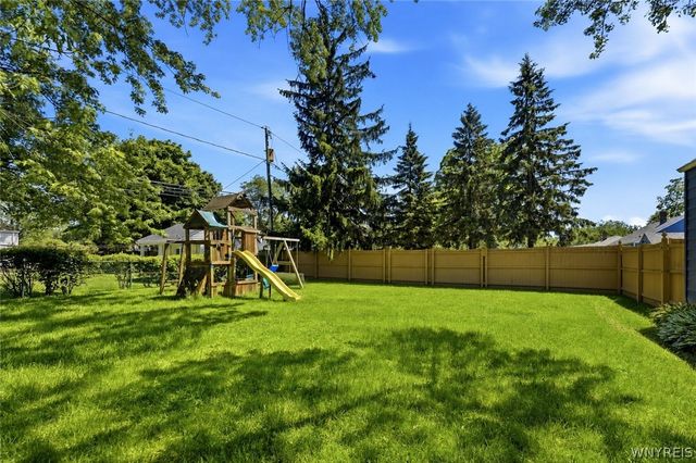 180 Royal Parkway West, Amherst, NY 14221