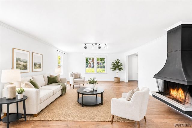 180 Royal Parkway West, Amherst, NY 14221