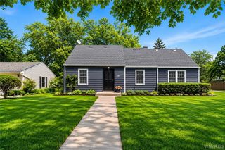 180 Royal Parkway West, Amherst, NY 14221